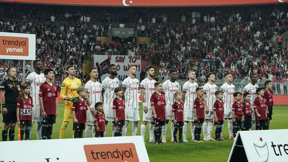 Gaziantep FK bir ileri, iki geri gidiyor